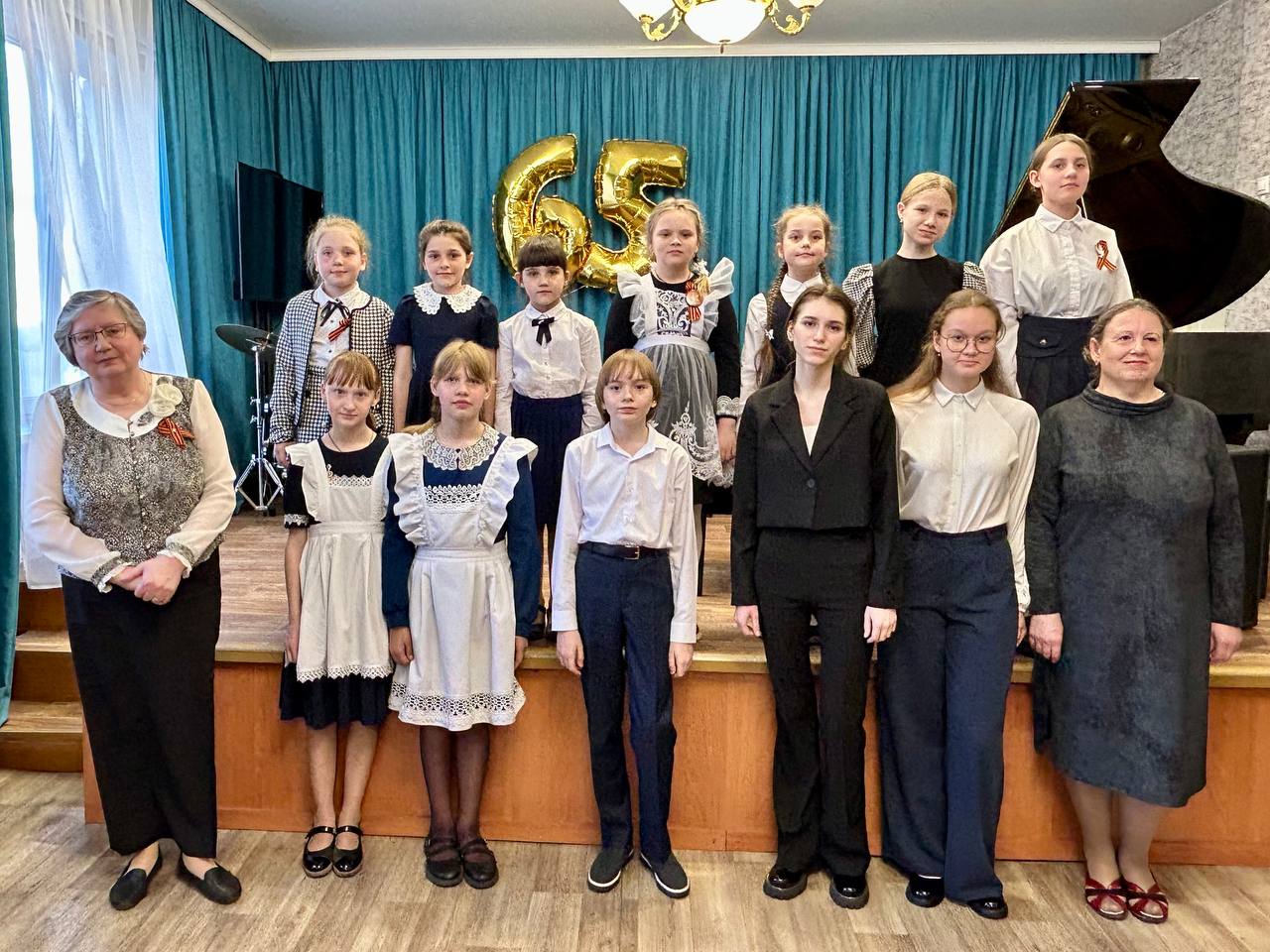 участники