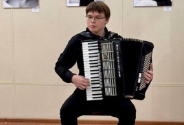 Дмитрий Тонких на открытии выставки