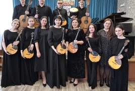 Волшебные звуки домры и гитары